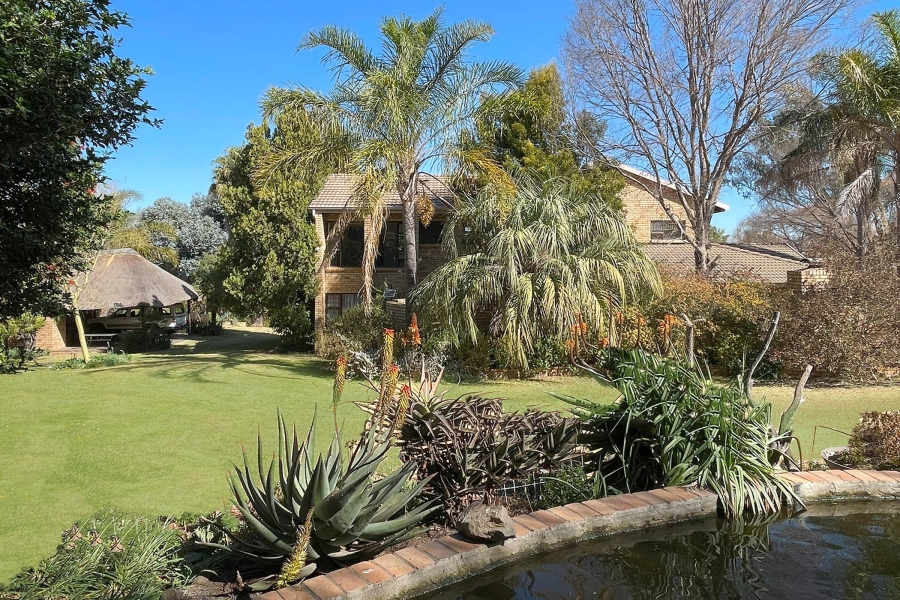 4 Bedroom Property for Sale in Glen Austin Gauteng