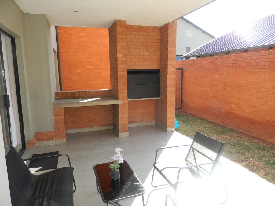 2 Bedroom Property for Sale in Six Fountains Residential Estate Gauteng