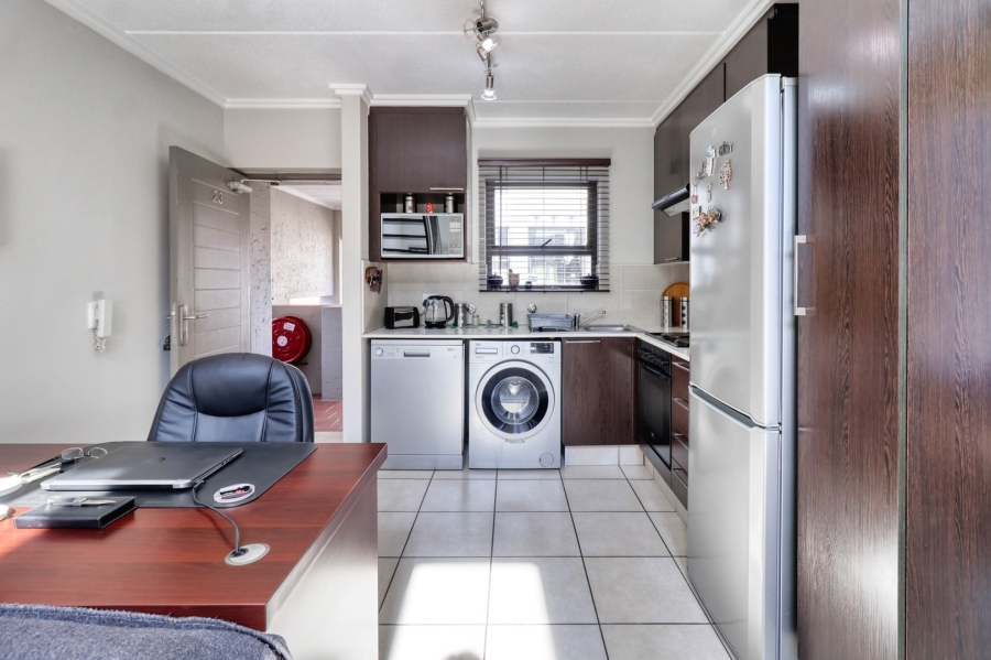 1 Bedroom Property for Sale in Lonehill Gauteng