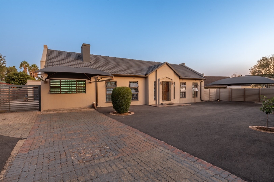 3 Bedroom Property for Sale in Brackendowns Gauteng