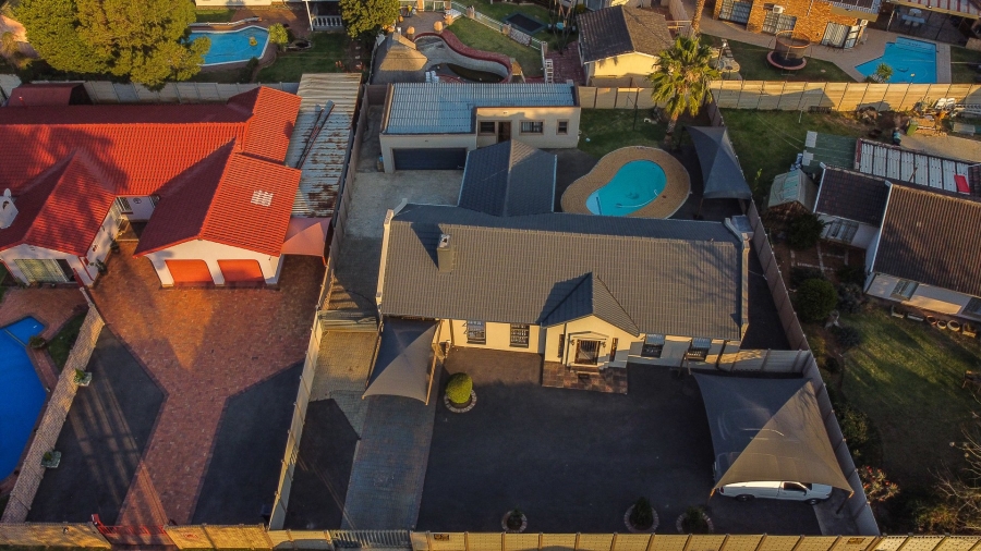 3 Bedroom Property for Sale in Brackendowns Gauteng