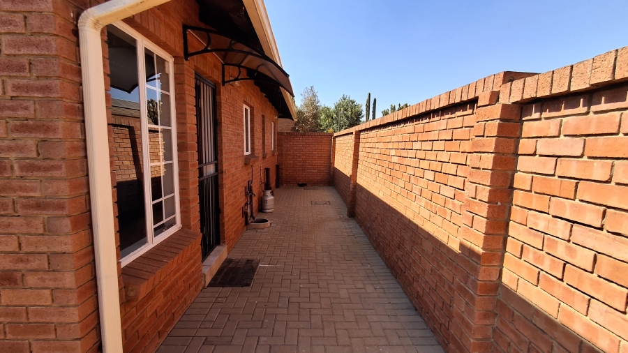 2 Bedroom Property for Sale in Montana Gauteng