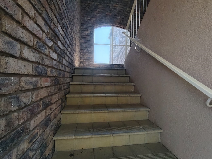 2 Bedroom Property for Sale in Brackendowns Gauteng