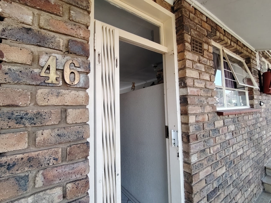 2 Bedroom Property for Sale in Brackendowns Gauteng