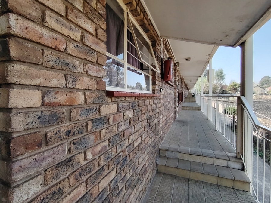 2 Bedroom Property for Sale in Brackendowns Gauteng