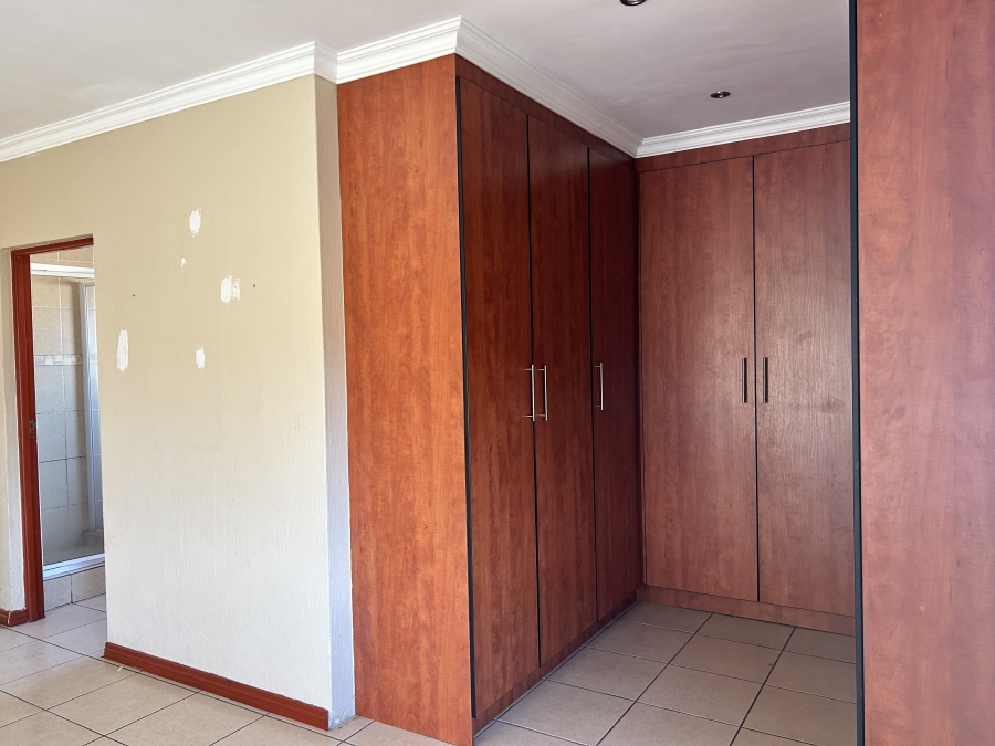 4 Bedroom Property for Sale in Heritage Heights Gauteng