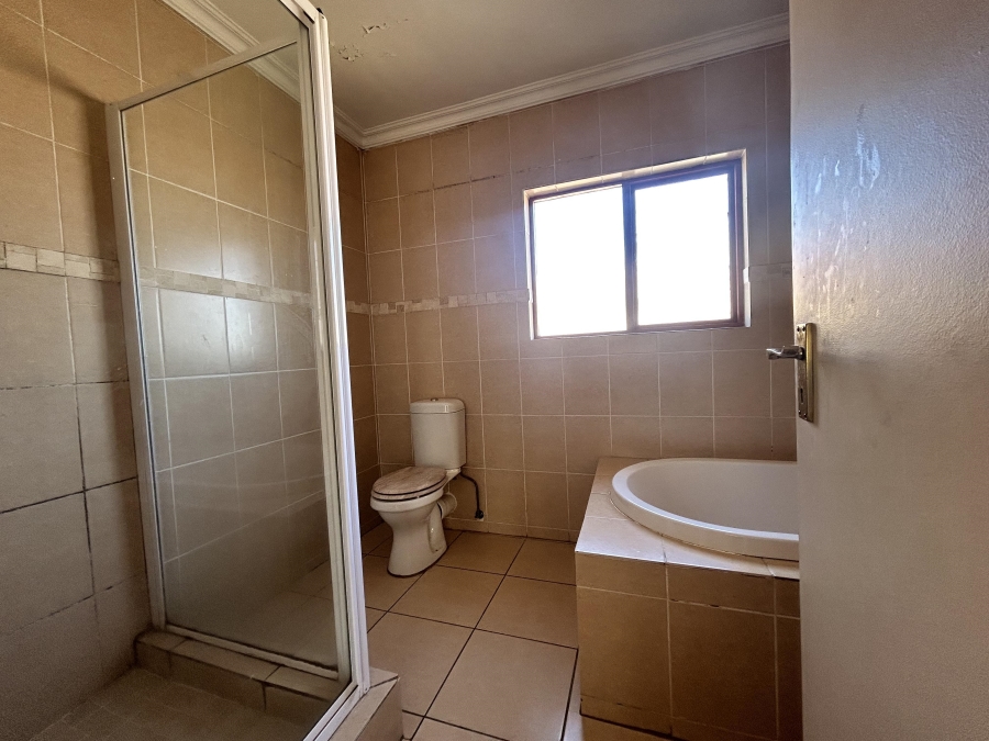 4 Bedroom Property for Sale in Heritage Heights Gauteng