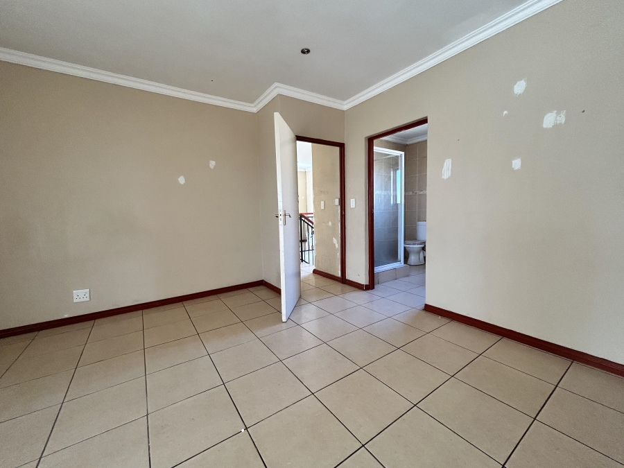 4 Bedroom Property for Sale in Heritage Heights Gauteng