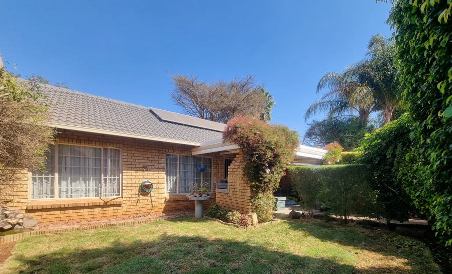 2 Bedroom Property for Sale in Eldoraigne Gauteng