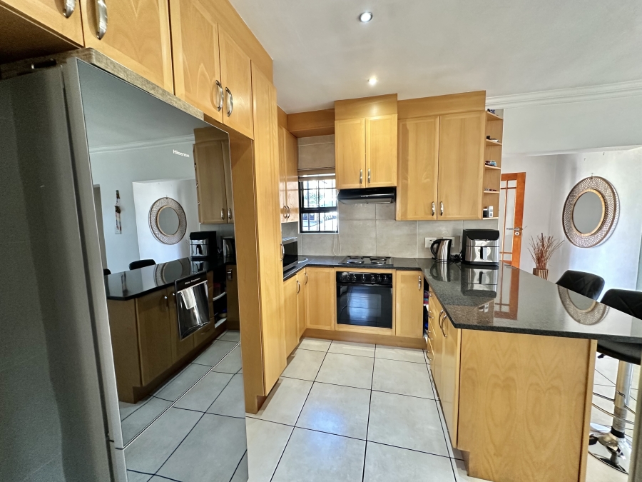 3 Bedroom Property for Sale in Thatchfield Estate Gauteng