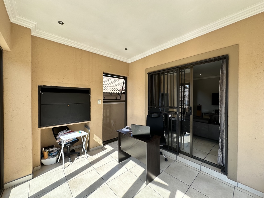 3 Bedroom Property for Sale in Thatchfield Estate Gauteng