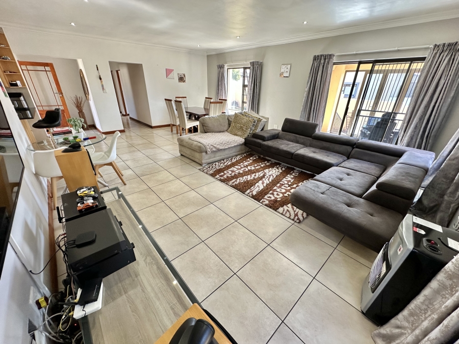 3 Bedroom Property for Sale in Thatchfield Estate Gauteng