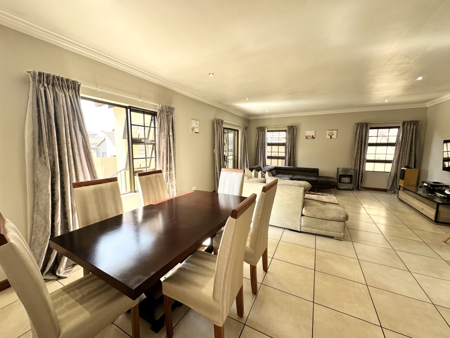 3 Bedroom Property for Sale in Thatchfield Estate Gauteng