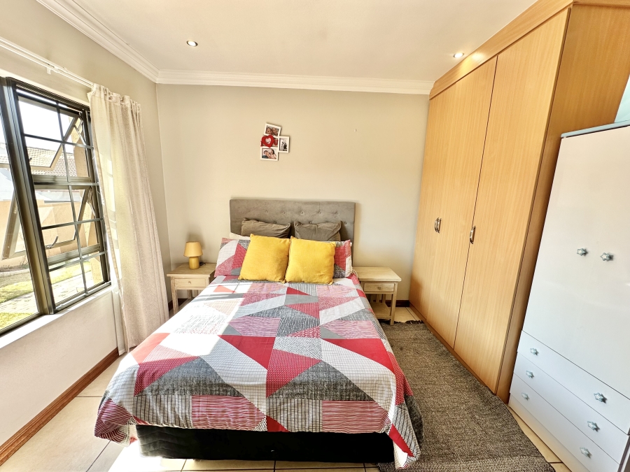 3 Bedroom Property for Sale in Thatchfield Estate Gauteng