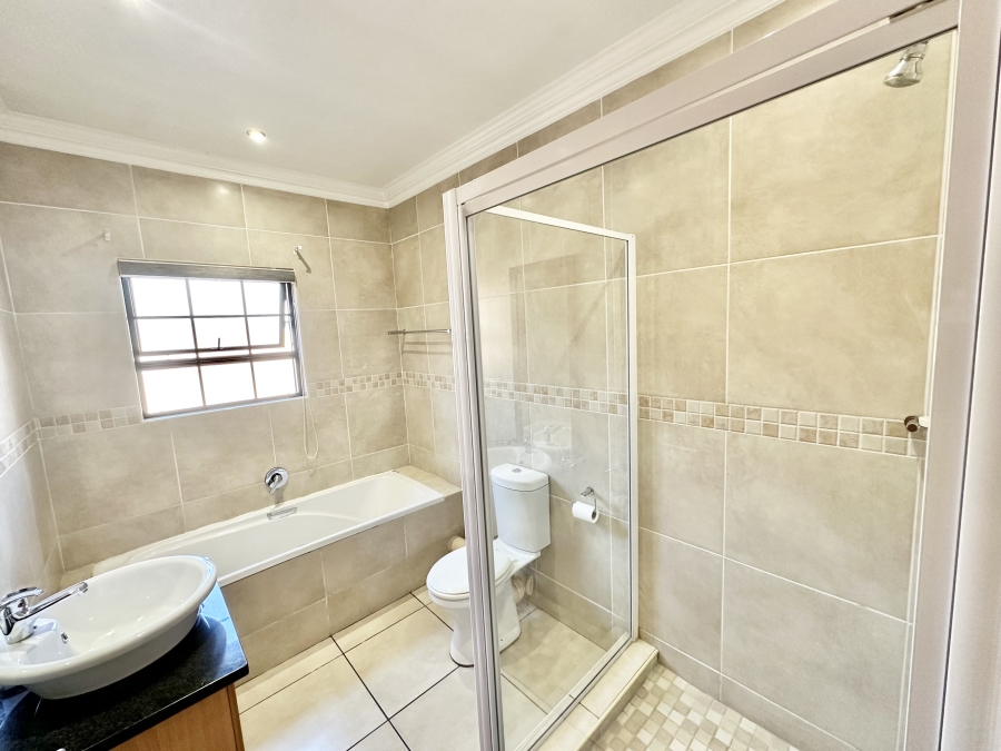 3 Bedroom Property for Sale in Thatchfield Estate Gauteng