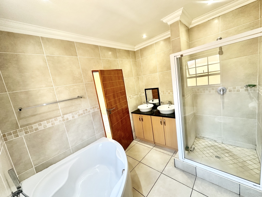 3 Bedroom Property for Sale in Thatchfield Estate Gauteng