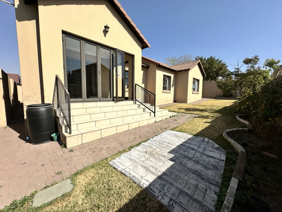 3 Bedroom Property for Sale in Thatchfield Estate Gauteng