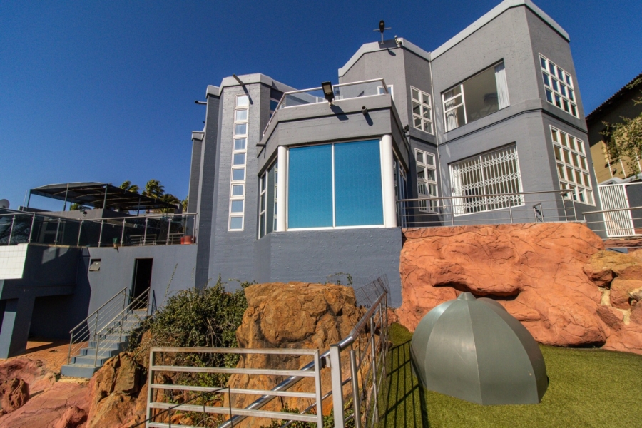 6 Bedroom Property for Sale in Bassonia Gauteng