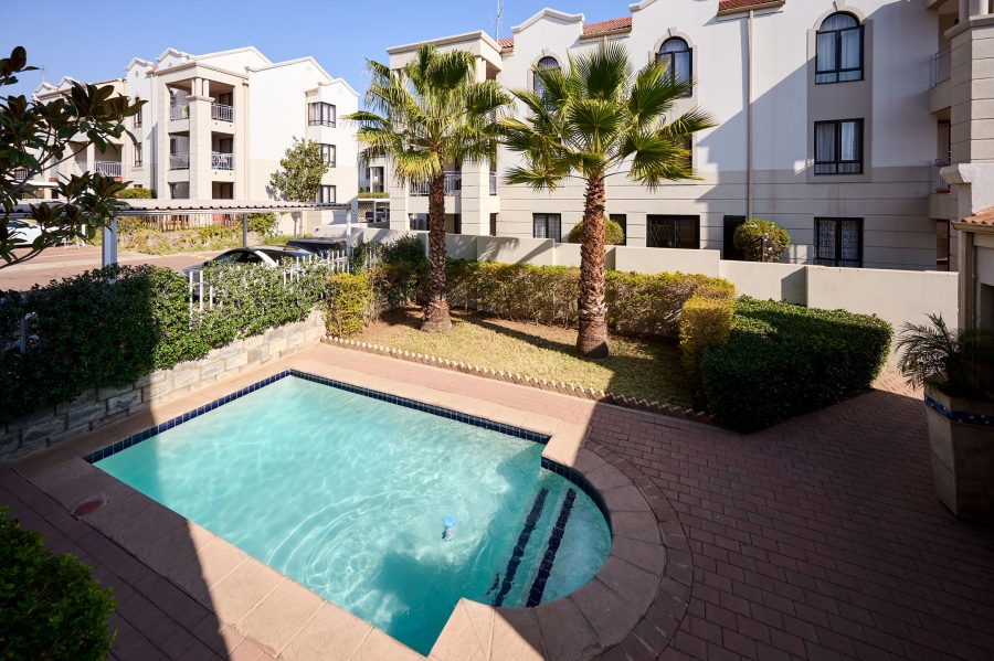 1 Bedroom Property for Sale in Erand Gardens Gauteng