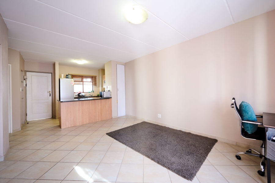 1 Bedroom Property for Sale in Erand Gardens Gauteng