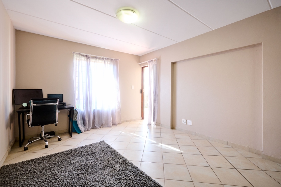 1 Bedroom Property for Sale in Erand Gardens Gauteng