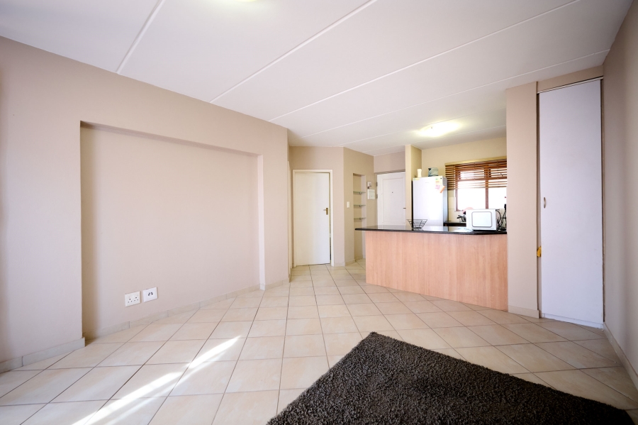 1 Bedroom Property for Sale in Erand Gardens Gauteng