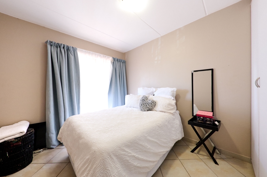 1 Bedroom Property for Sale in Erand Gardens Gauteng