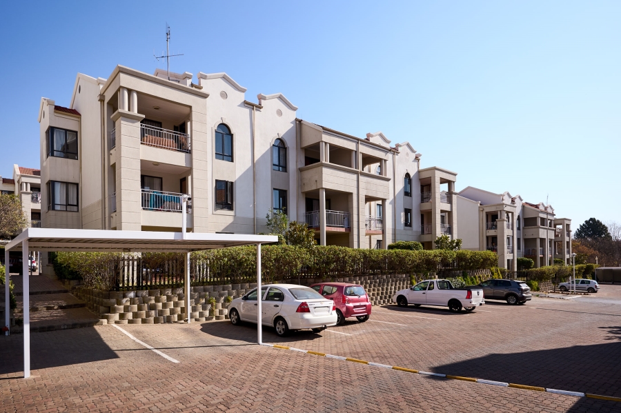 1 Bedroom Property for Sale in Erand Gardens Gauteng