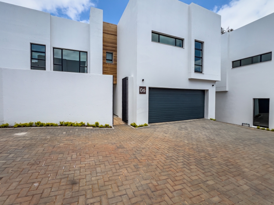 To Let 4 Bedroom Property for Rent in Hyde Park Gauteng