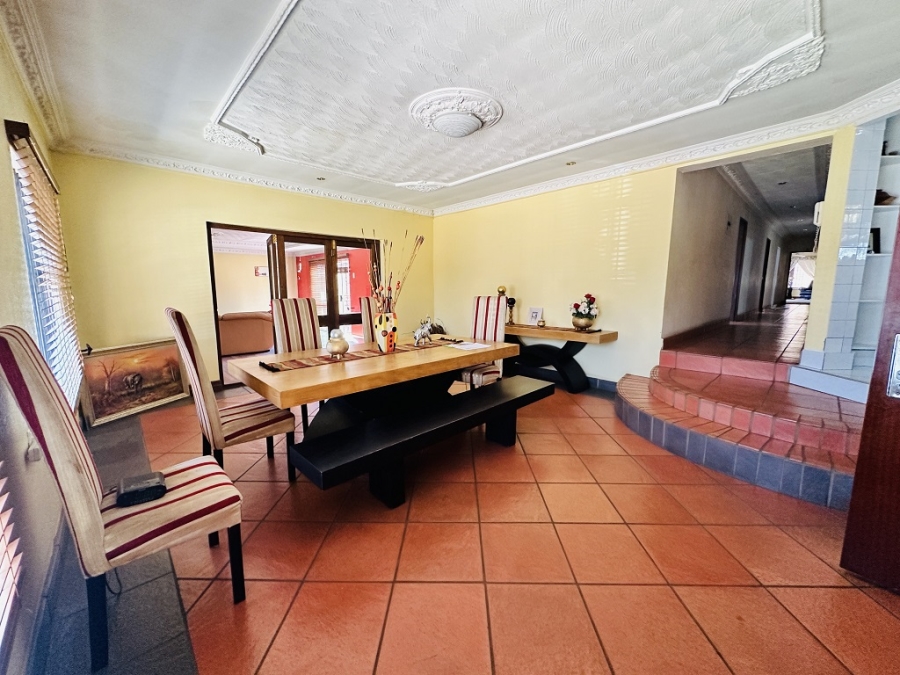 6 Bedroom Property for Sale in Gosforth Park Gauteng