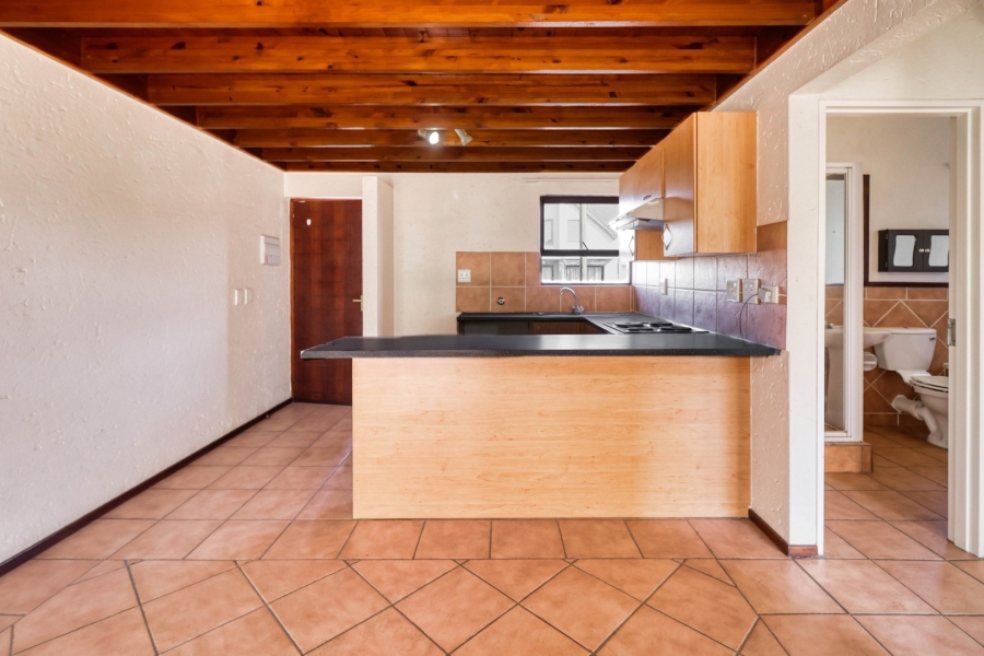 To Let 1 Bedroom Property for Rent in Lonehill Gauteng