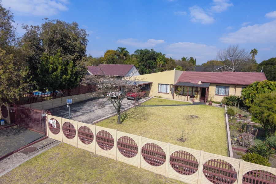 4 Bedroom Property for Sale in Birchleigh North Gauteng