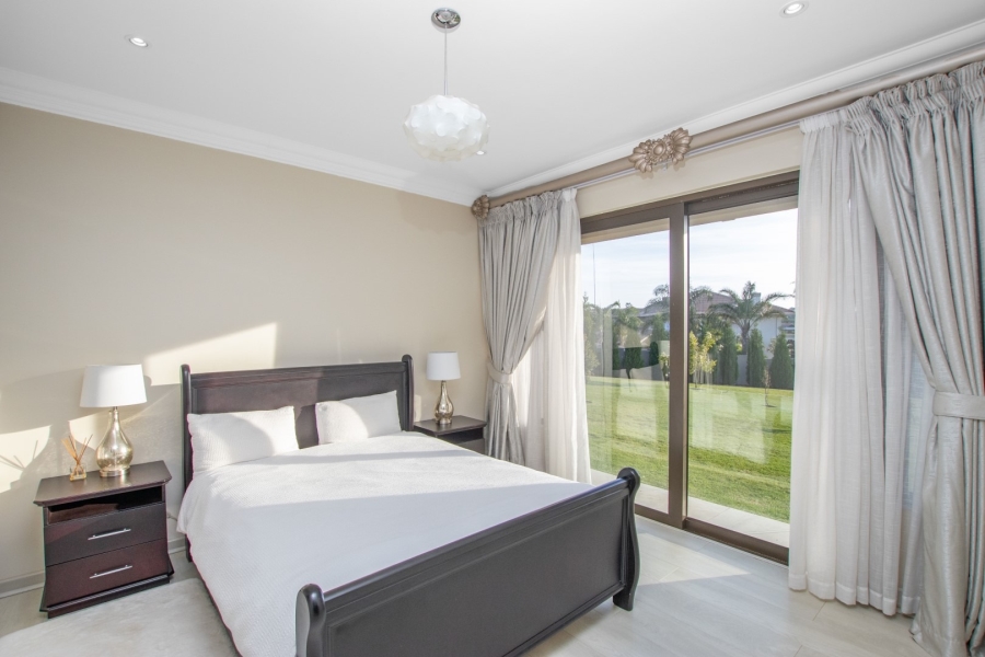 5 Bedroom Property for Sale in Mooikloof Heights Gauteng