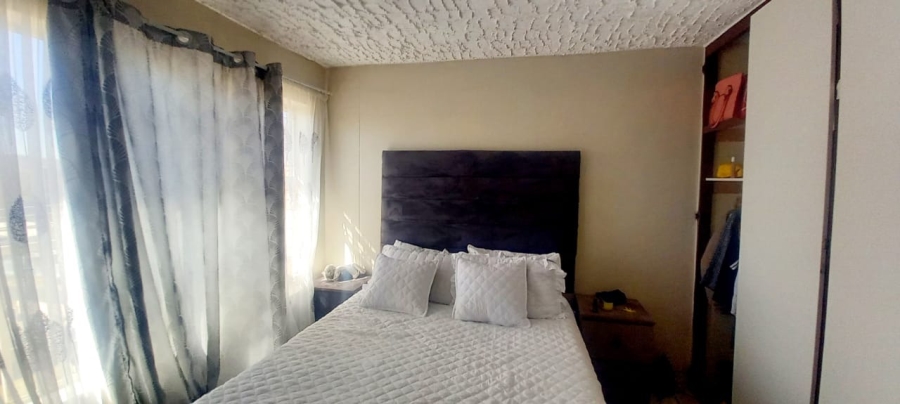 2 Bedroom Property for Sale in Silverton Gauteng