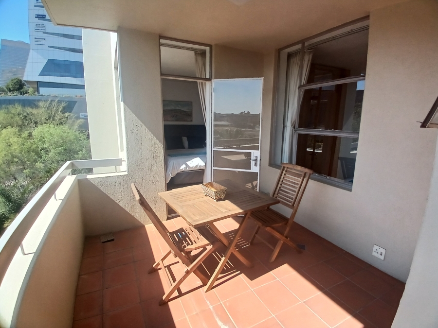 To Let 2 Bedroom Property for Rent in Sandhurst Gauteng