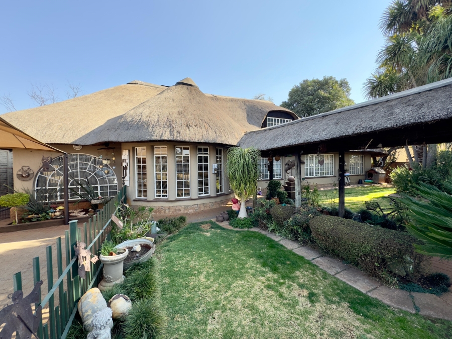 5 Bedroom Property for Sale in Dersley Gauteng