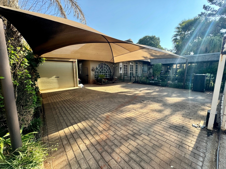 5 Bedroom Property for Sale in Dersley Gauteng