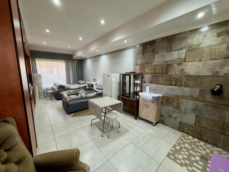 5 Bedroom Property for Sale in Dersley Gauteng