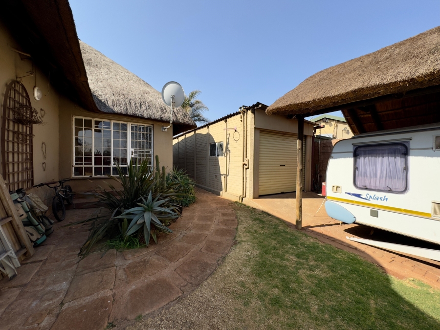 5 Bedroom Property for Sale in Dersley Gauteng