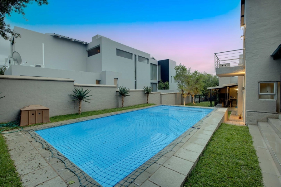 5 Bedroom Property for Sale in Helderfontein Estate Gauteng