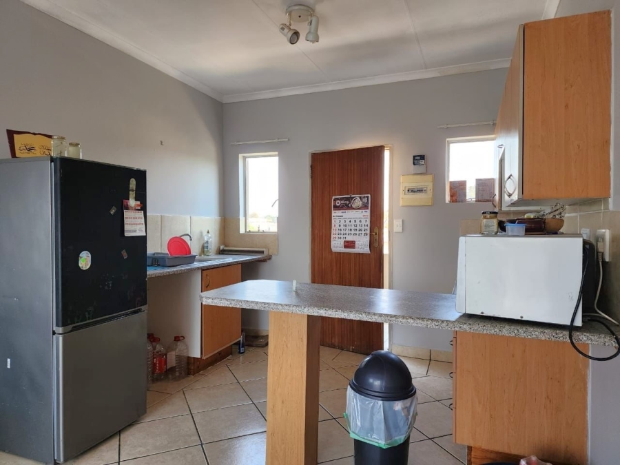 1 Bedroom Property for Sale in Glen Marais Gauteng