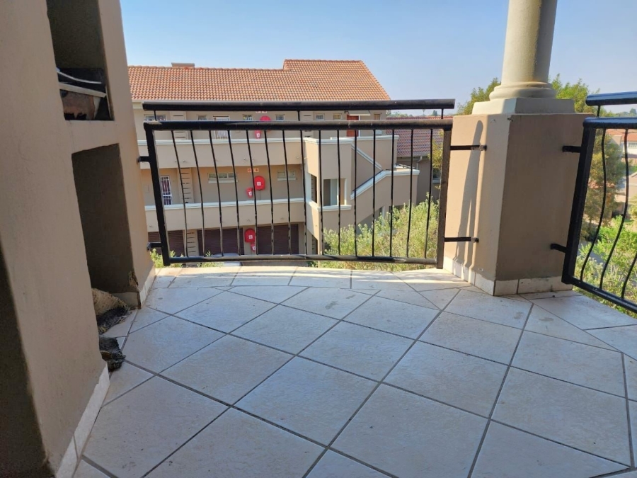 1 Bedroom Property for Sale in Glen Marais Gauteng