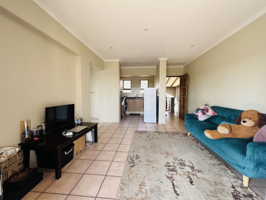 1 Bedroom Property for Sale in Waterford Estates Gauteng