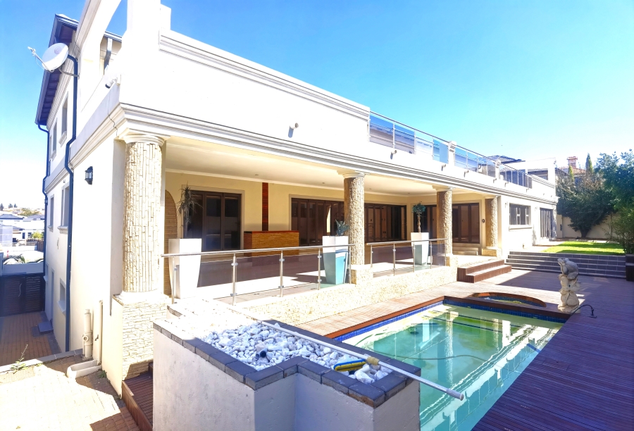 5 Bedroom Property for Sale in Blue Valley Golf Estate Gauteng