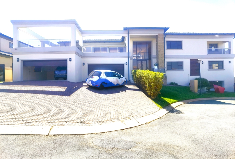 5 Bedroom Property for Sale in Blue Valley Golf Estate Gauteng