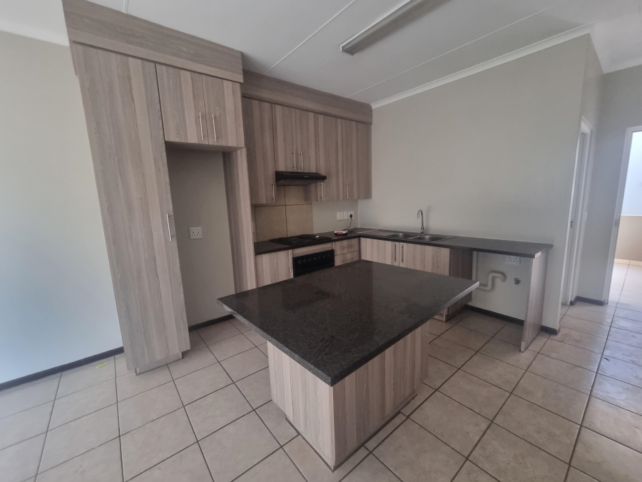 To Let 2 Bedroom Property for Rent in Ruimsig Gauteng