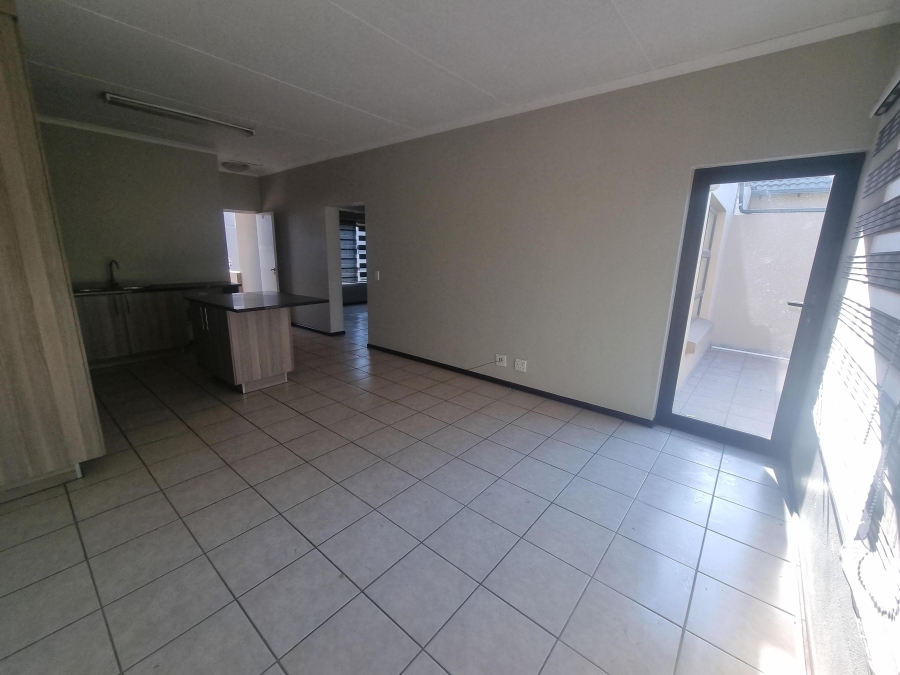 To Let 2 Bedroom Property for Rent in Ruimsig Gauteng