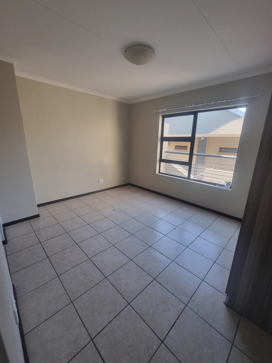 To Let 2 Bedroom Property for Rent in Ruimsig Gauteng