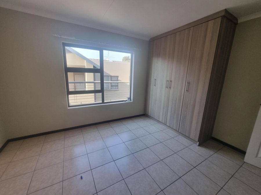 To Let 2 Bedroom Property for Rent in Ruimsig Gauteng