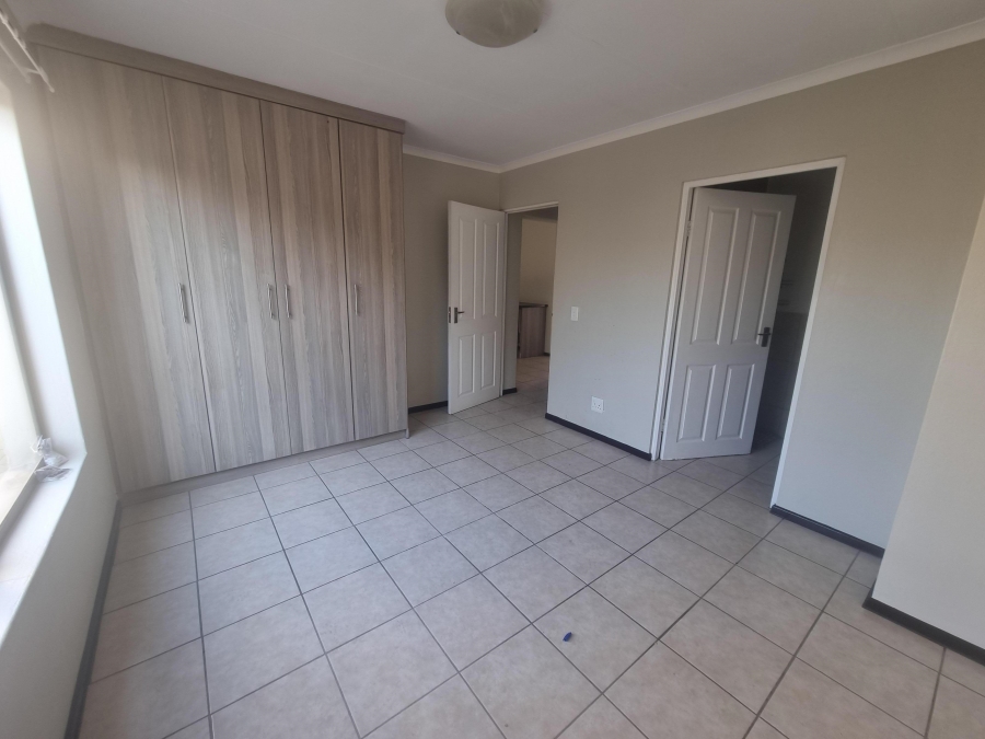 To Let 2 Bedroom Property for Rent in Ruimsig Gauteng